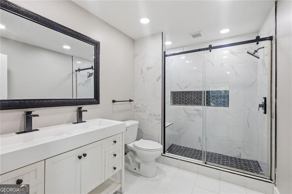 2818 Meadowview Drive Se Property Photo 17