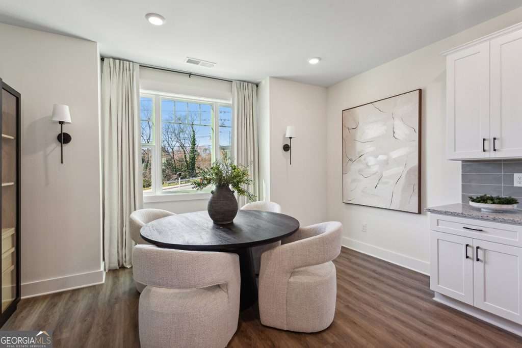 205 Mission Way Property Photo 4