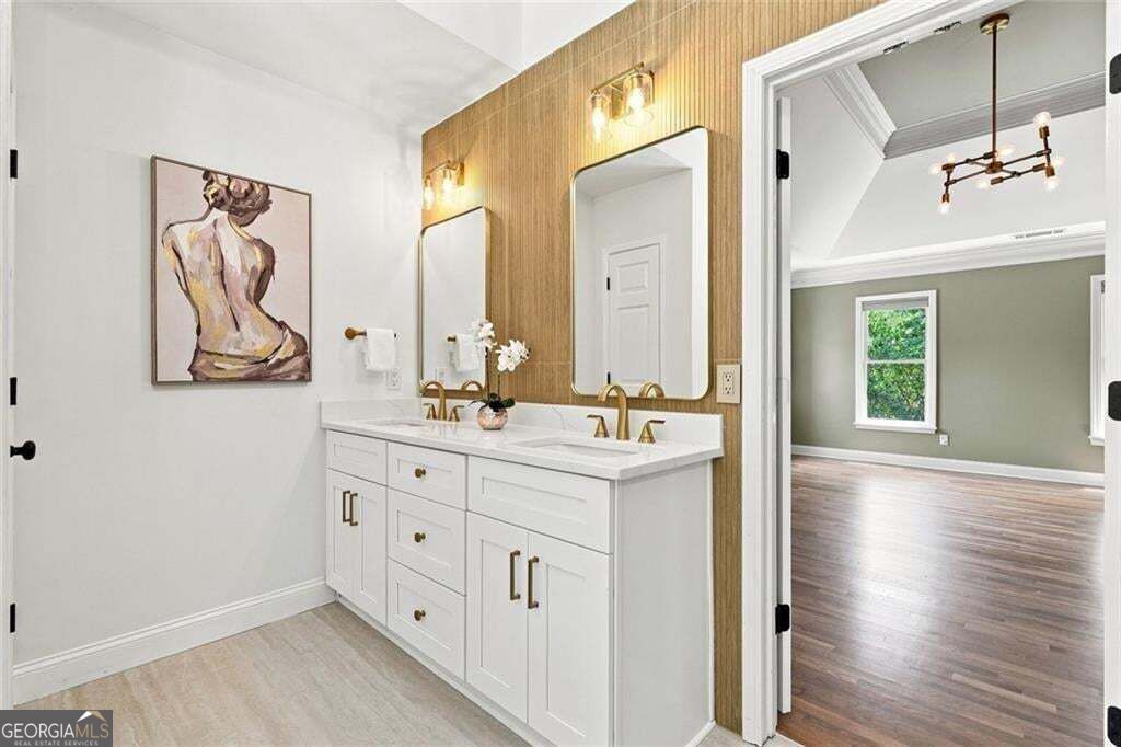 7680 Dunvegan Close Property Photo 36