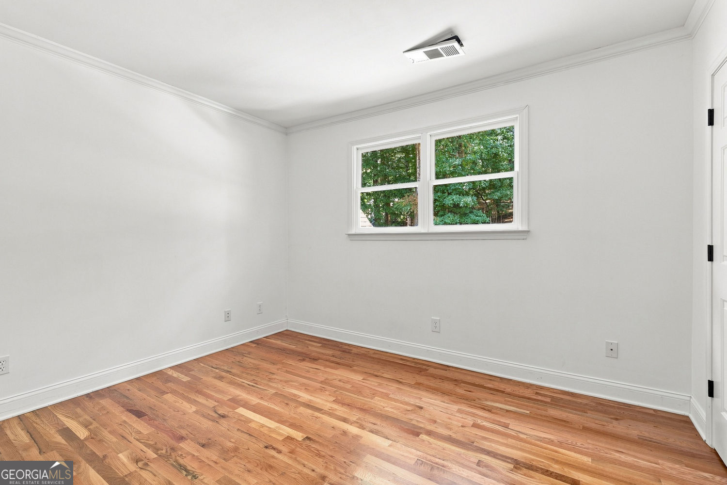 7680 Dunvegan Close Property Photo 39