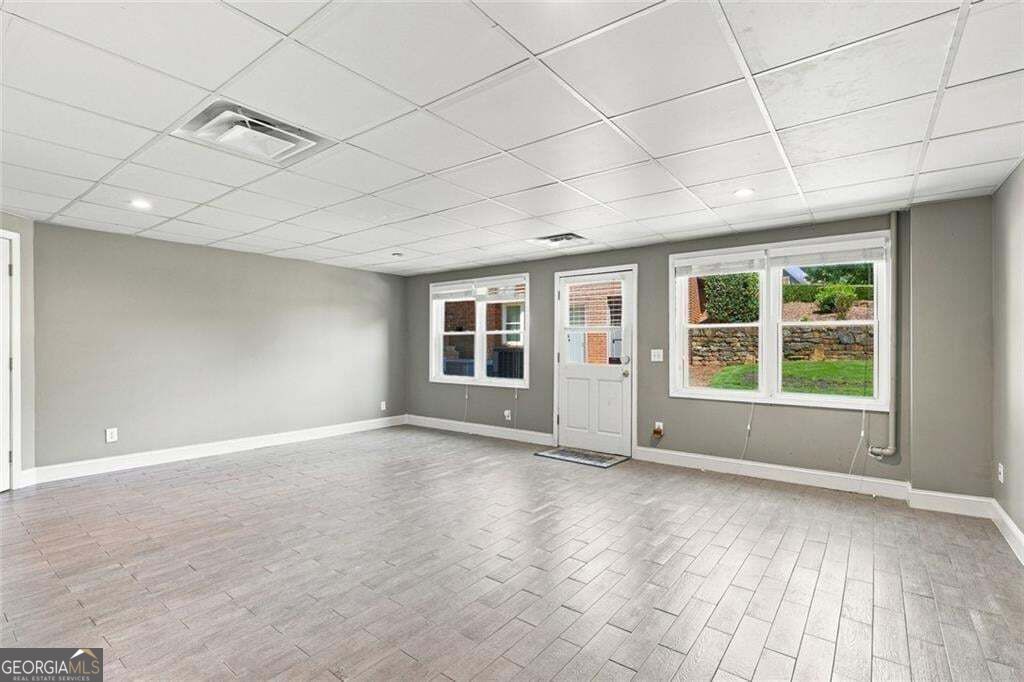 7680 Dunvegan Close Property Photo 46