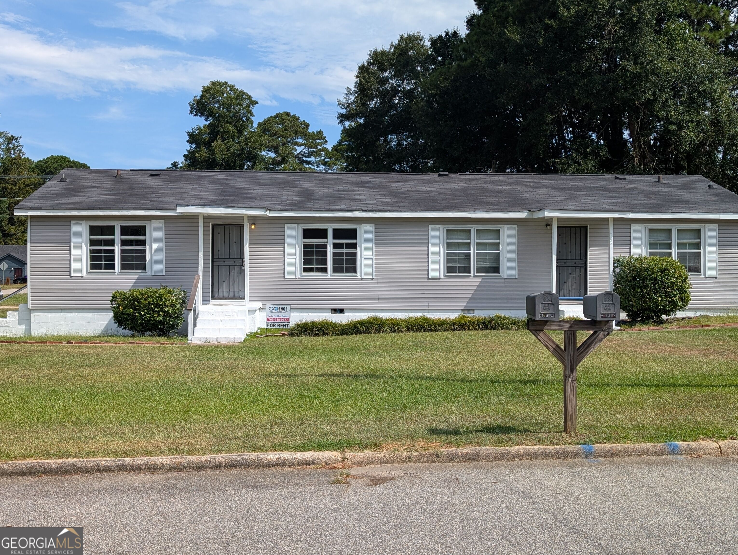 913 Arizona Street Property Photo 1