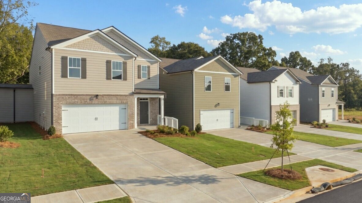 211 Rolling Meadow Trace Property Photo 2