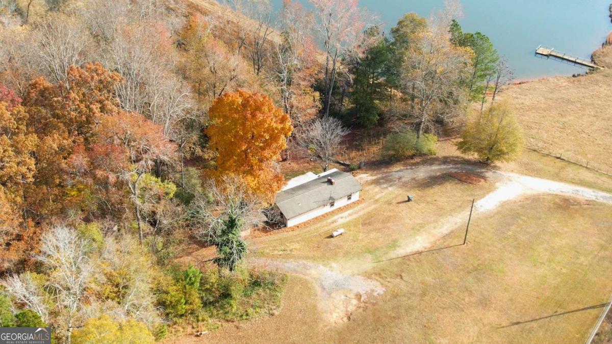 3001 Highway 213 Property Photo 2