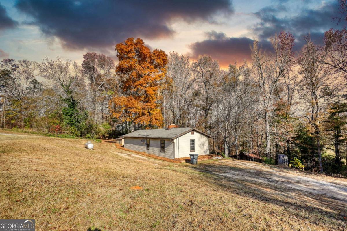 3001 Highway 213 Property Photo 6