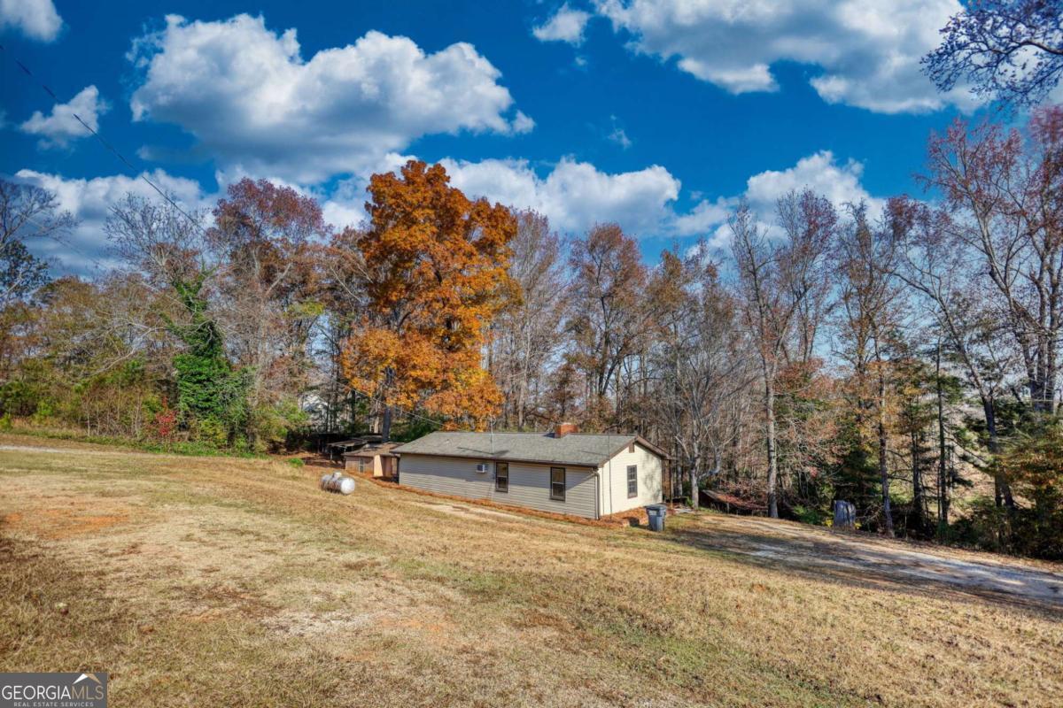 3001 Highway 213 Property Photo 7