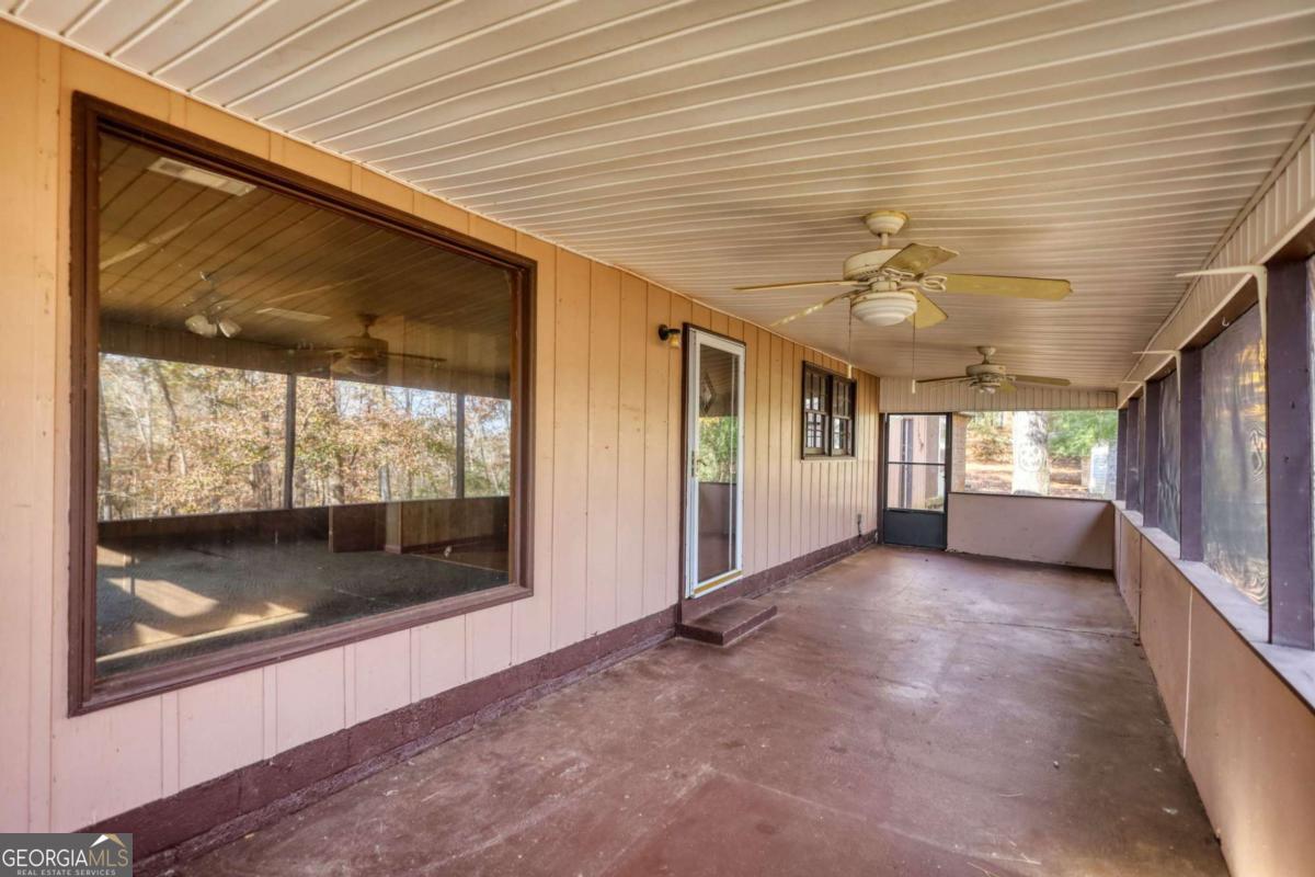 3001 Highway 213 Property Photo 11