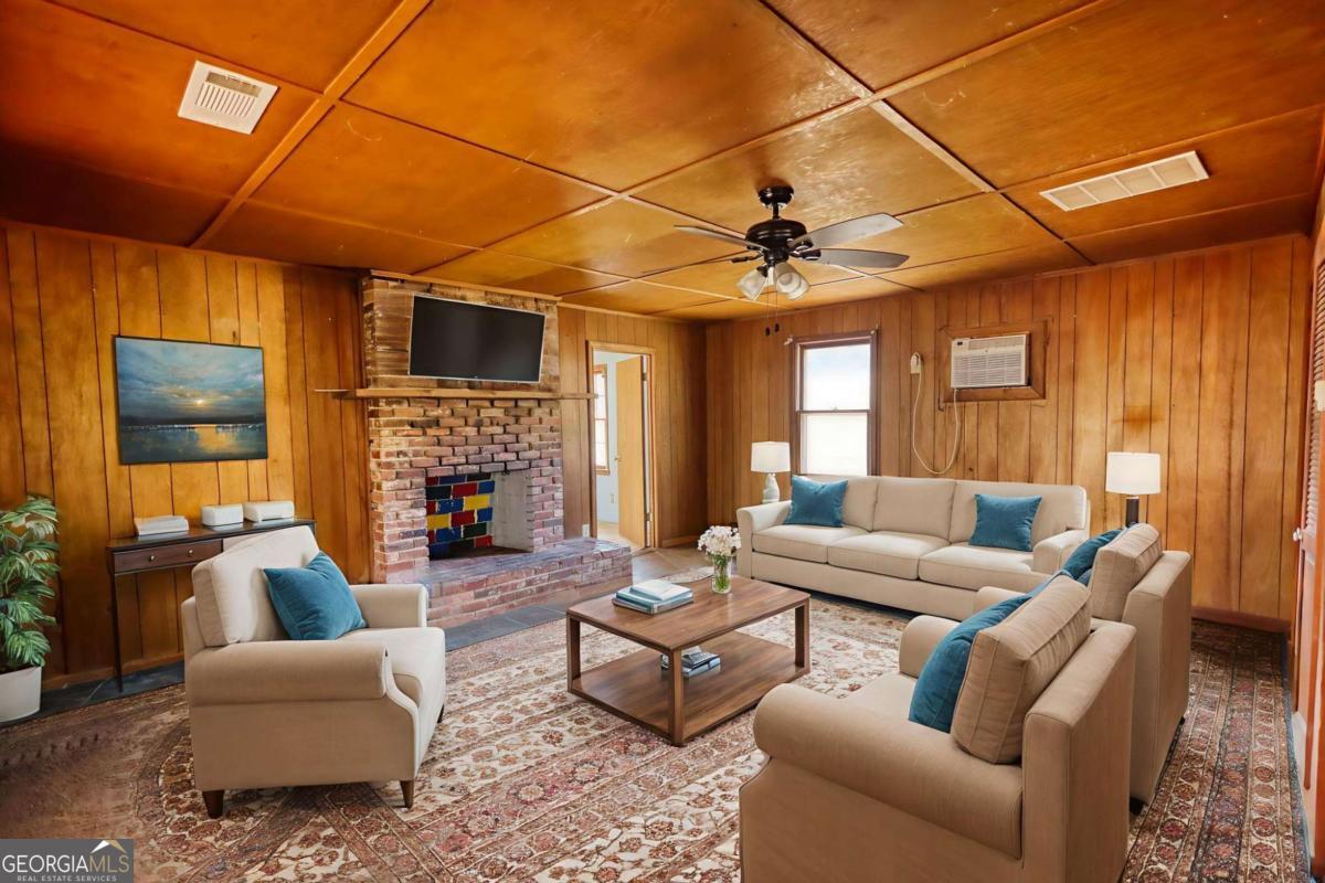 3001 Highway 213 Property Photo 13