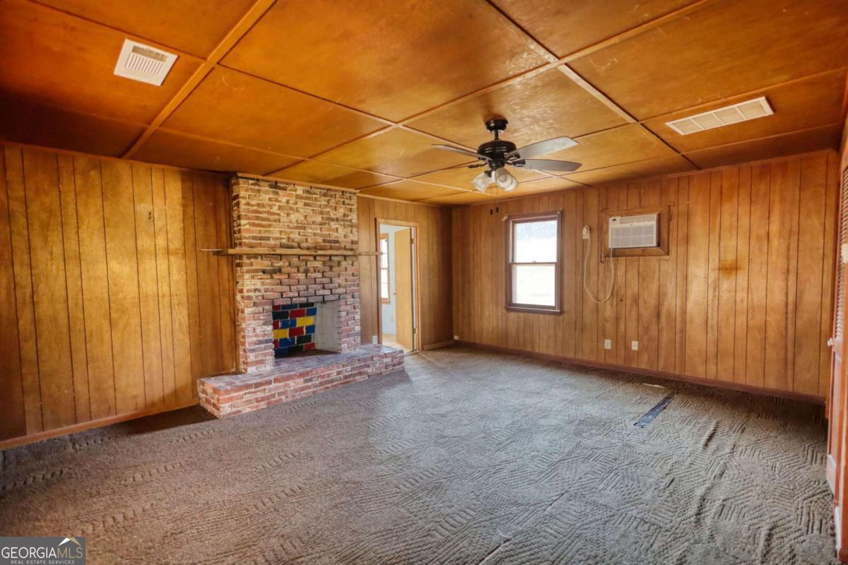 3001 Highway 213 Property Photo 14
