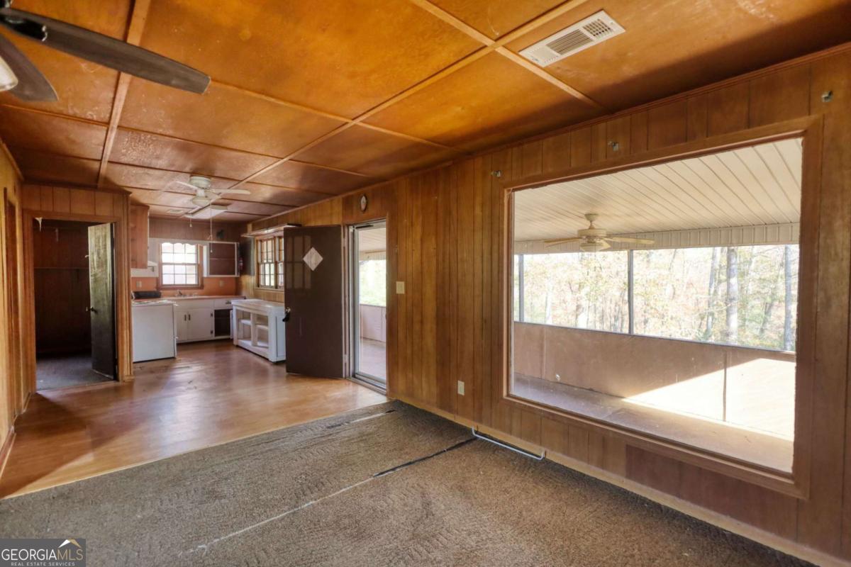 3001 Highway 213 Property Photo 18