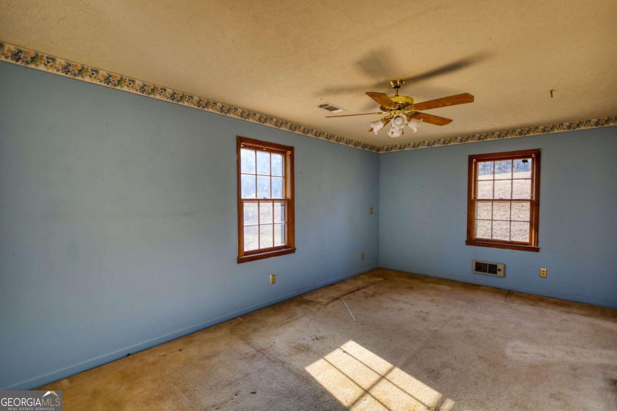 3001 Highway 213 Property Photo 29