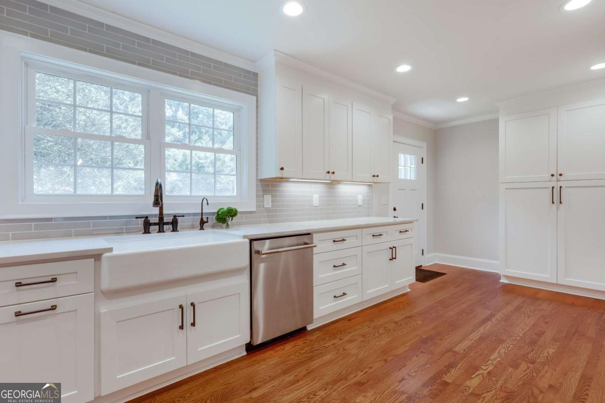 495 Woodlawn Avenue Property Photo 11