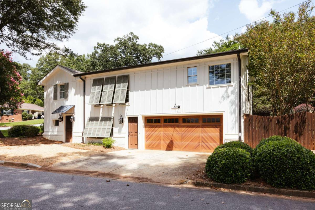 495 Woodlawn Avenue Property Photo 43