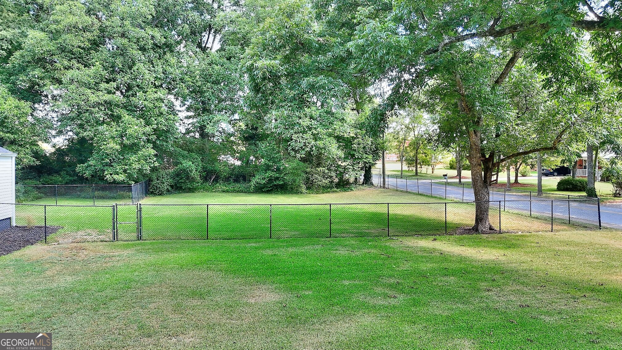 186 S Forest Avenue Property Photo 7