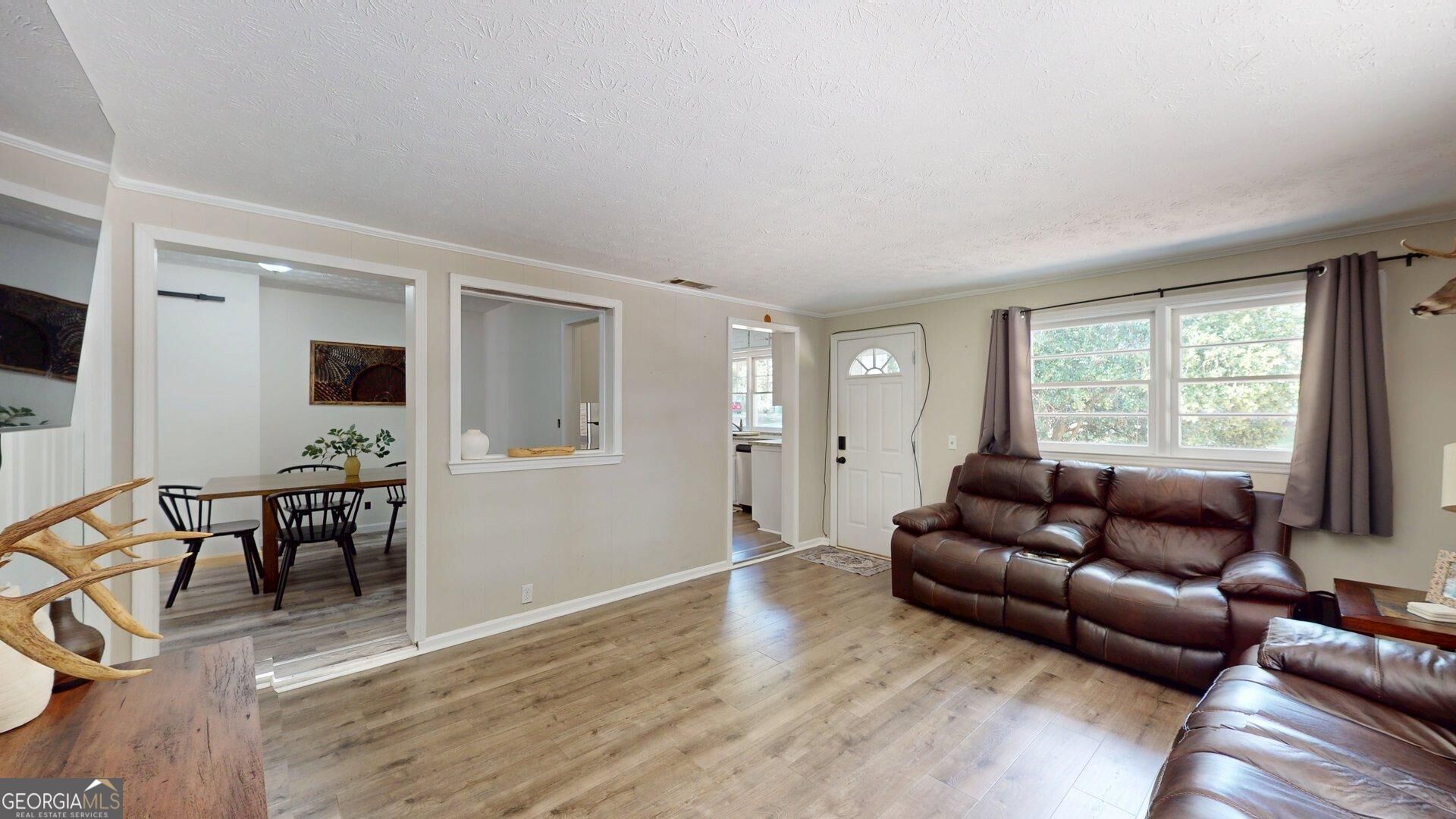 186 S Forest Avenue Property Photo 16