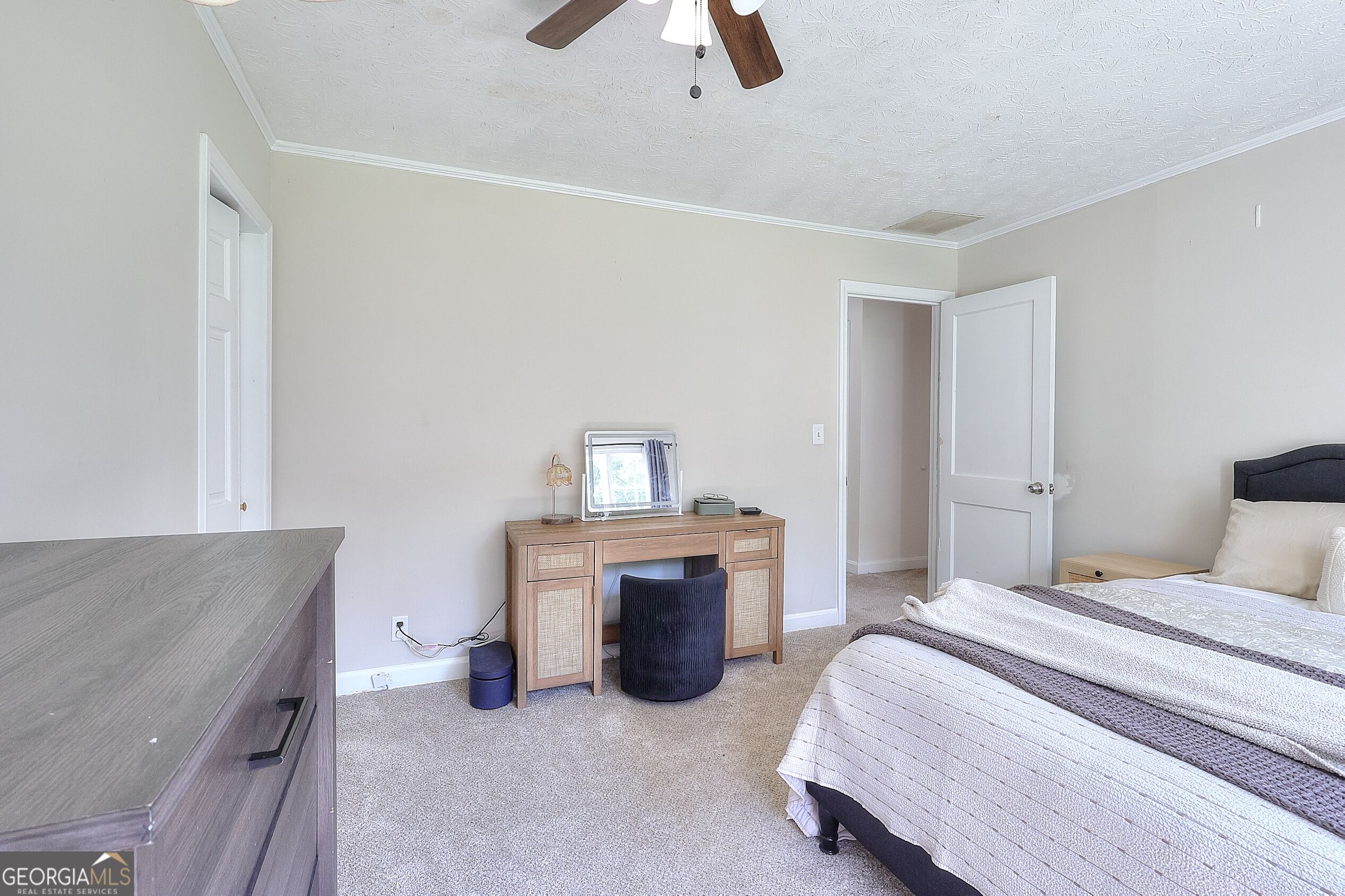 186 S Forest Avenue Property Photo 23