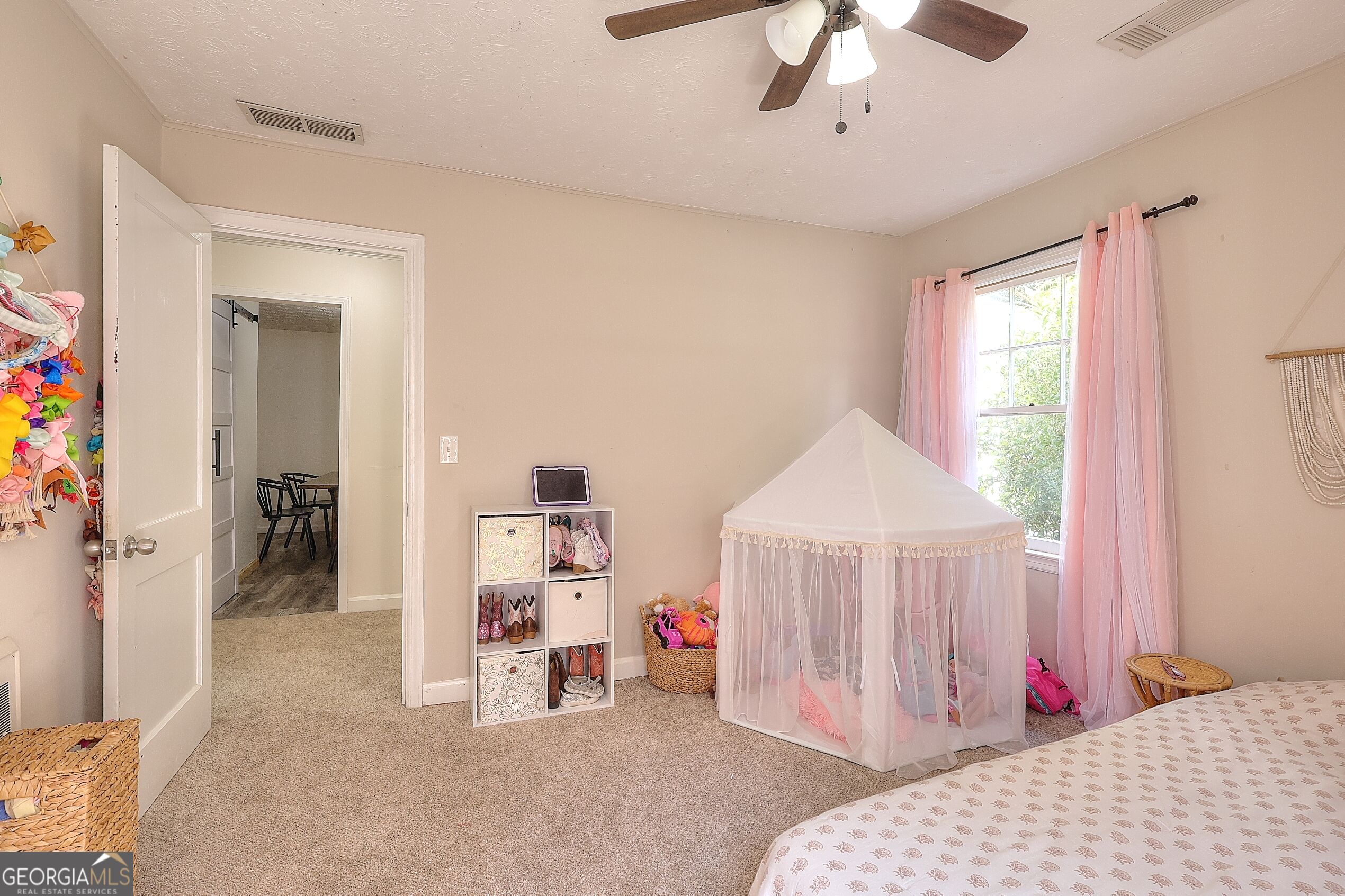 186 S Forest Avenue Property Photo 27