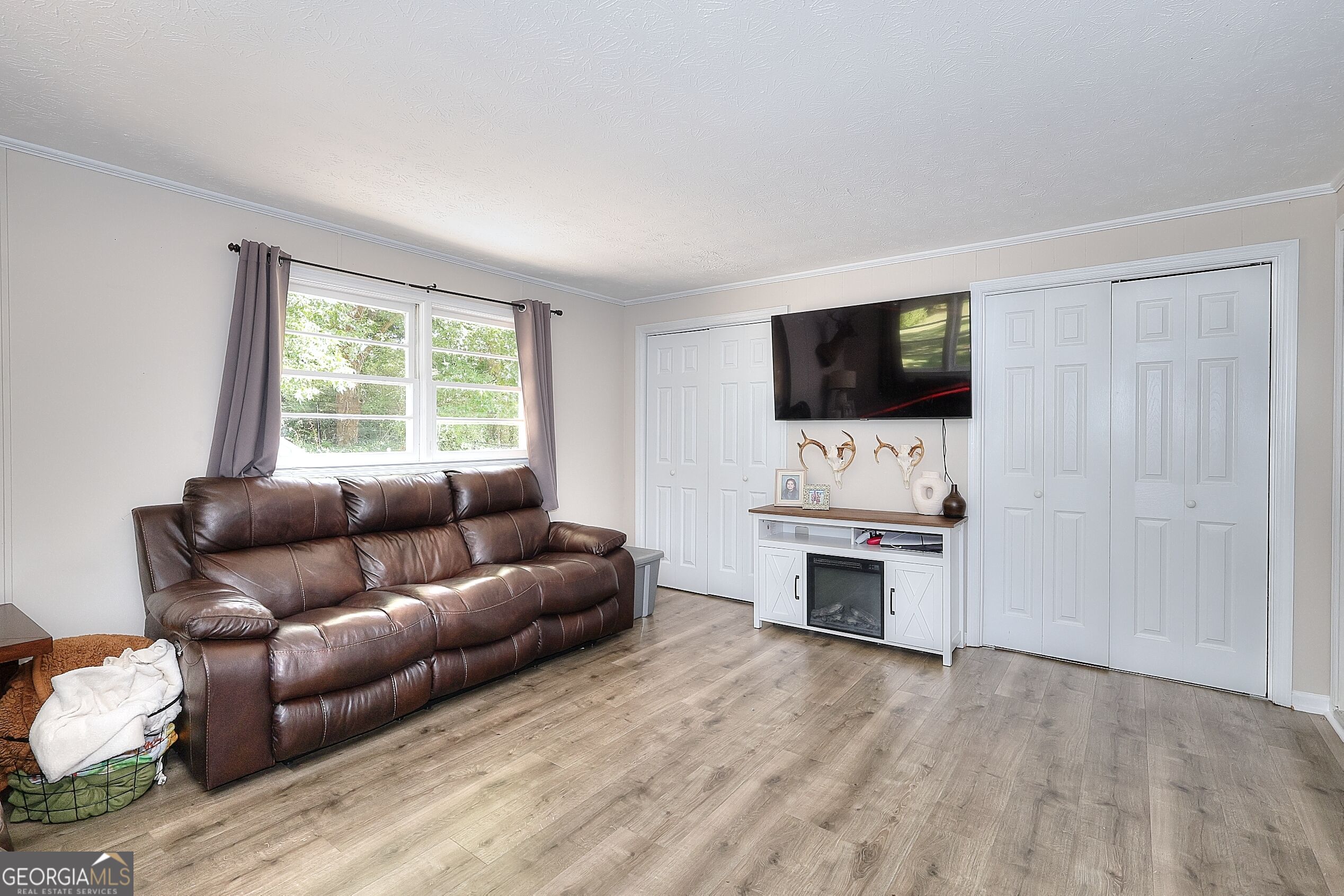 186 S Forest Avenue Property Photo 35
