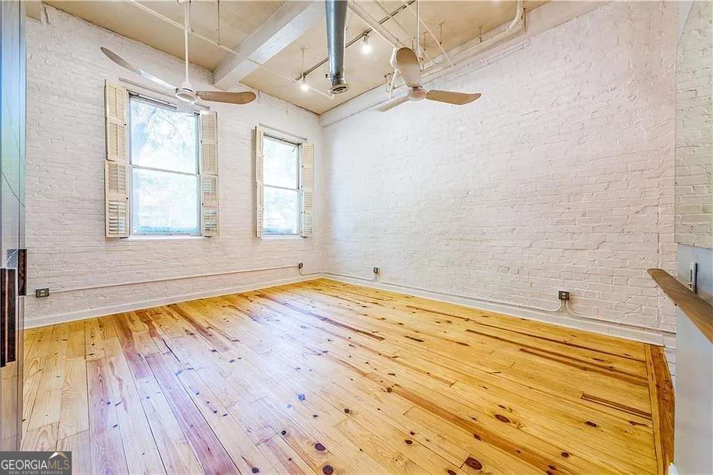 210 Walker Street Sw # 1 Property Photo 2