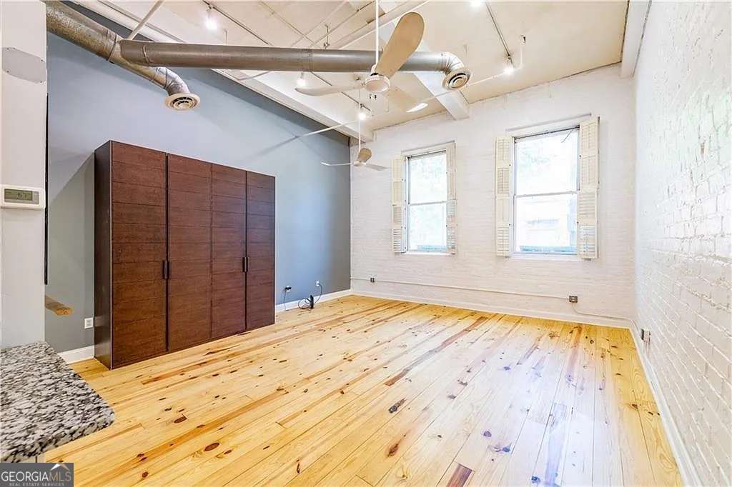 210 Walker Street Sw # 1 Property Photo 6