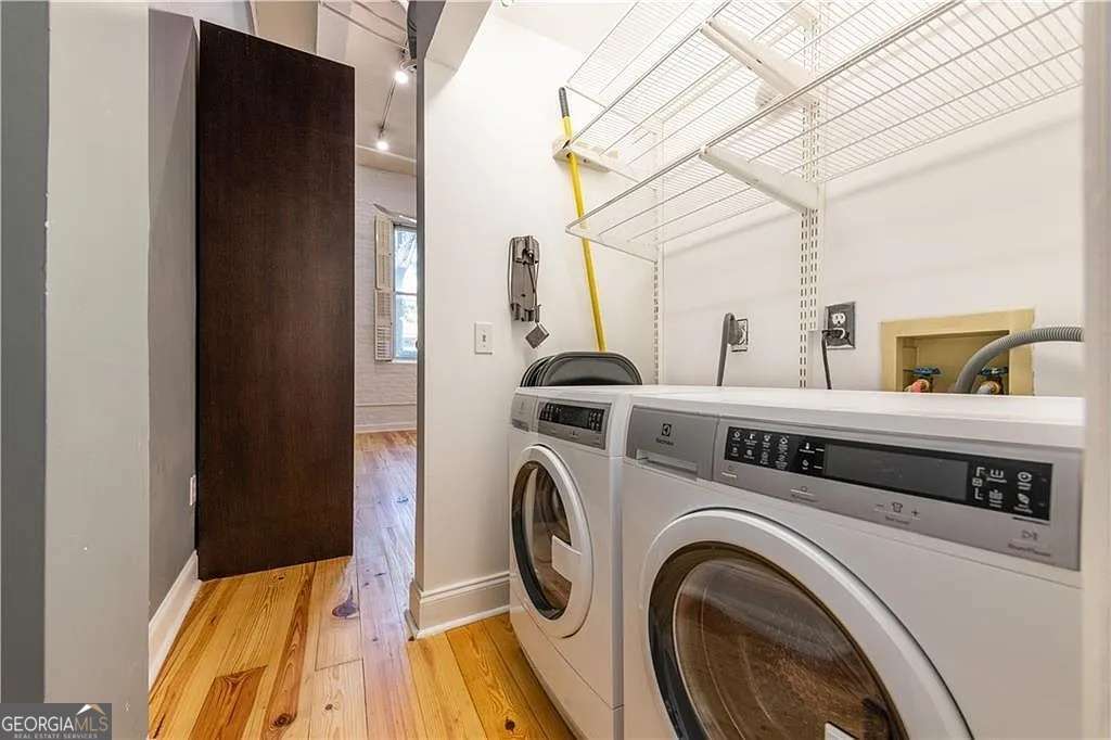 210 Walker Street Sw # 1 Property Photo 10