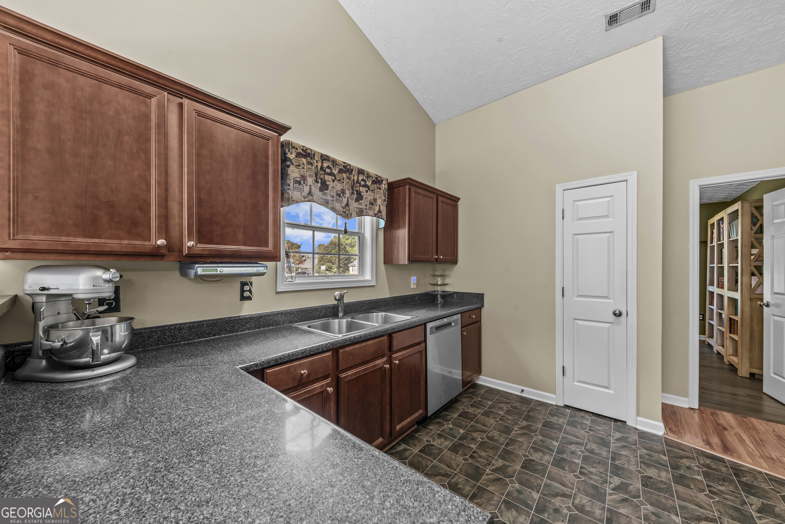 108 Wortham Drive Property Photo 15