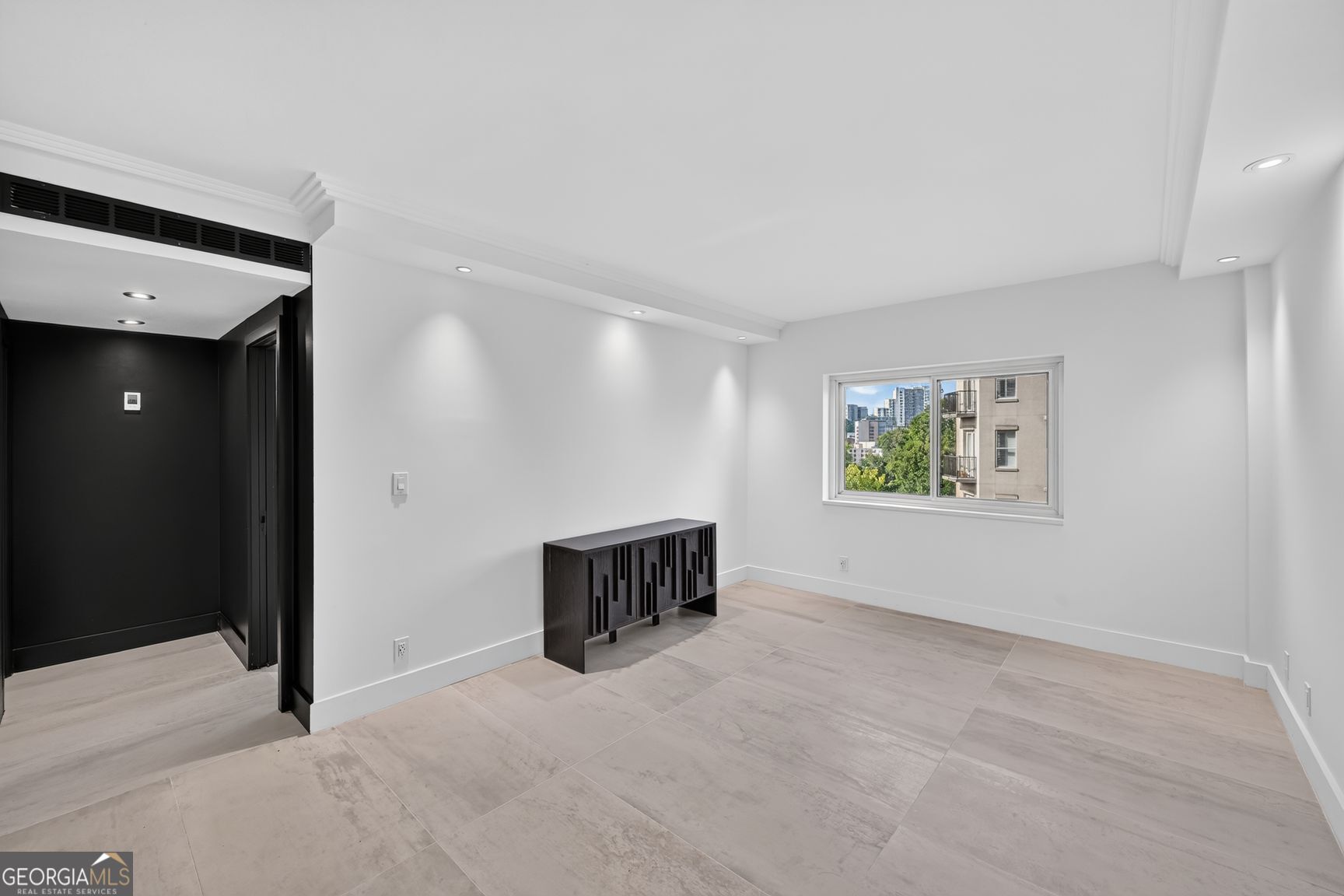 2285 Peachtree Road Ne # 706 Property Photo 3