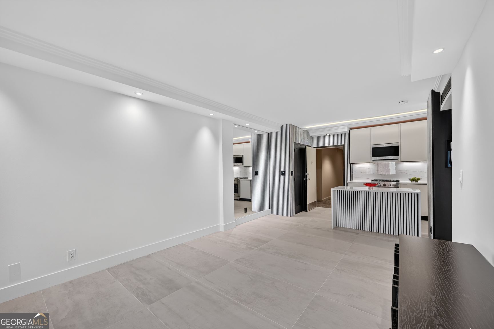 2285 Peachtree Road Ne # 706 Property Photo 4