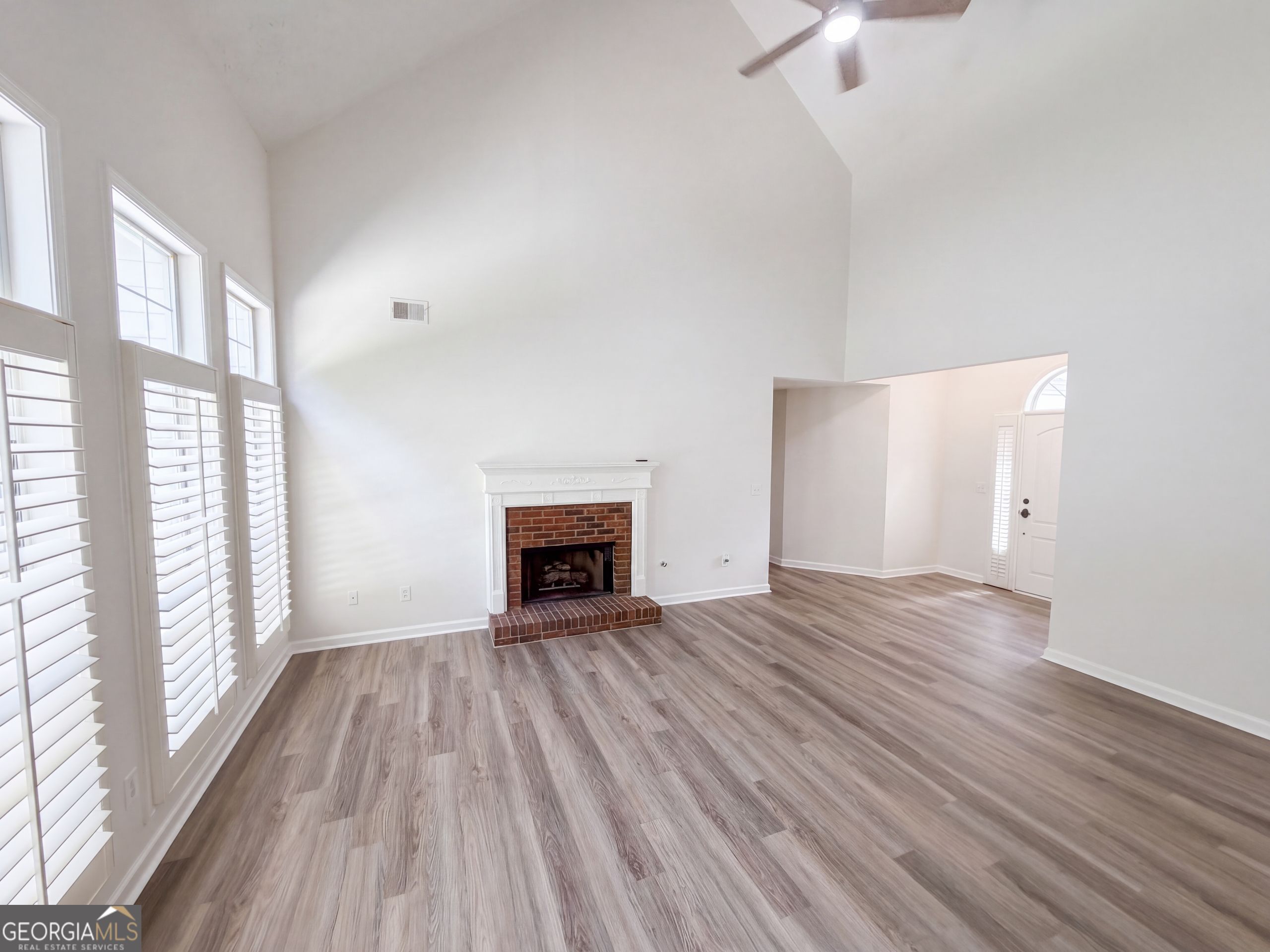 3870 Cherry Ridge Walk Property Photo 3