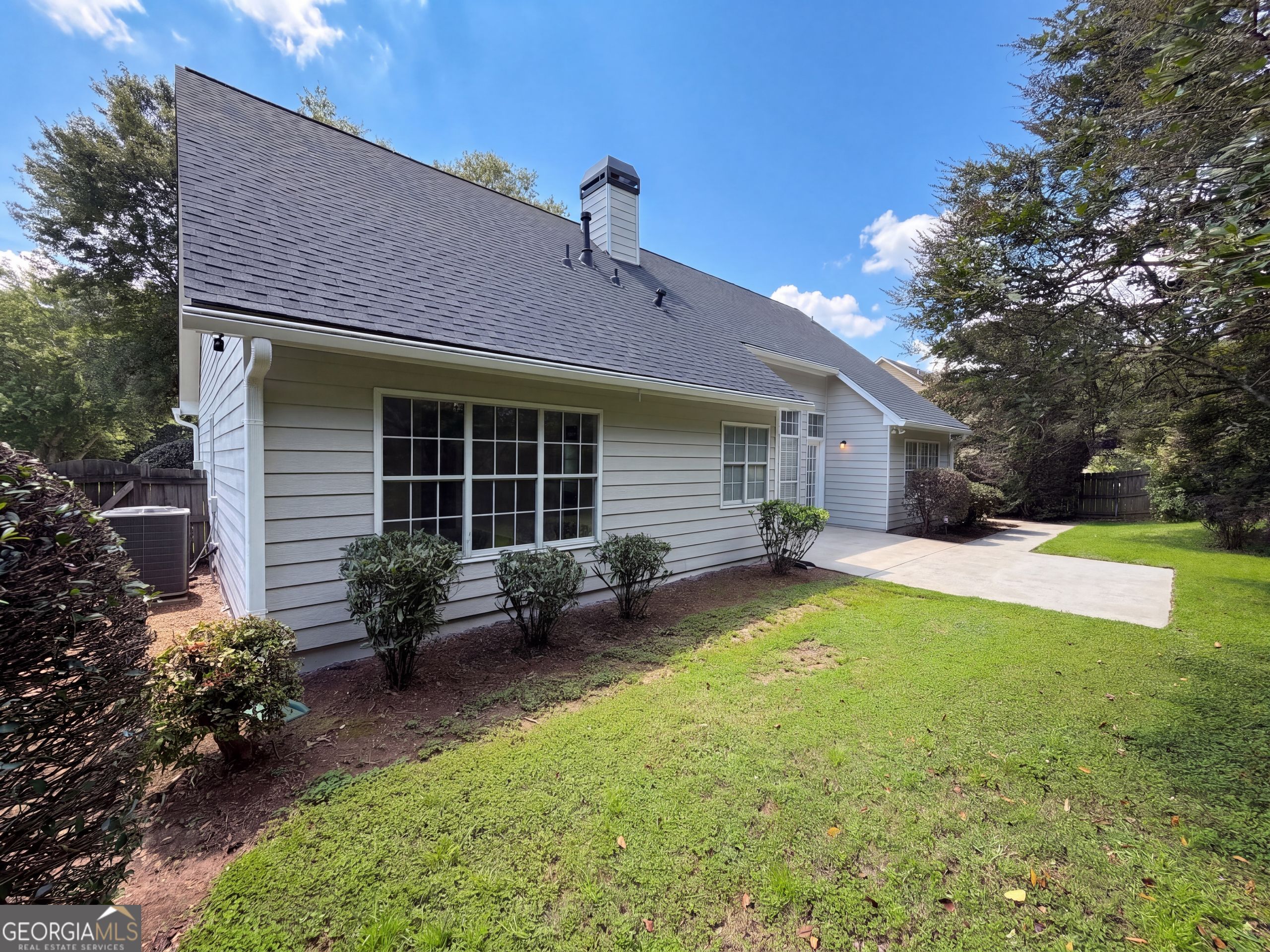 3870 Cherry Ridge Walk Property Photo 5