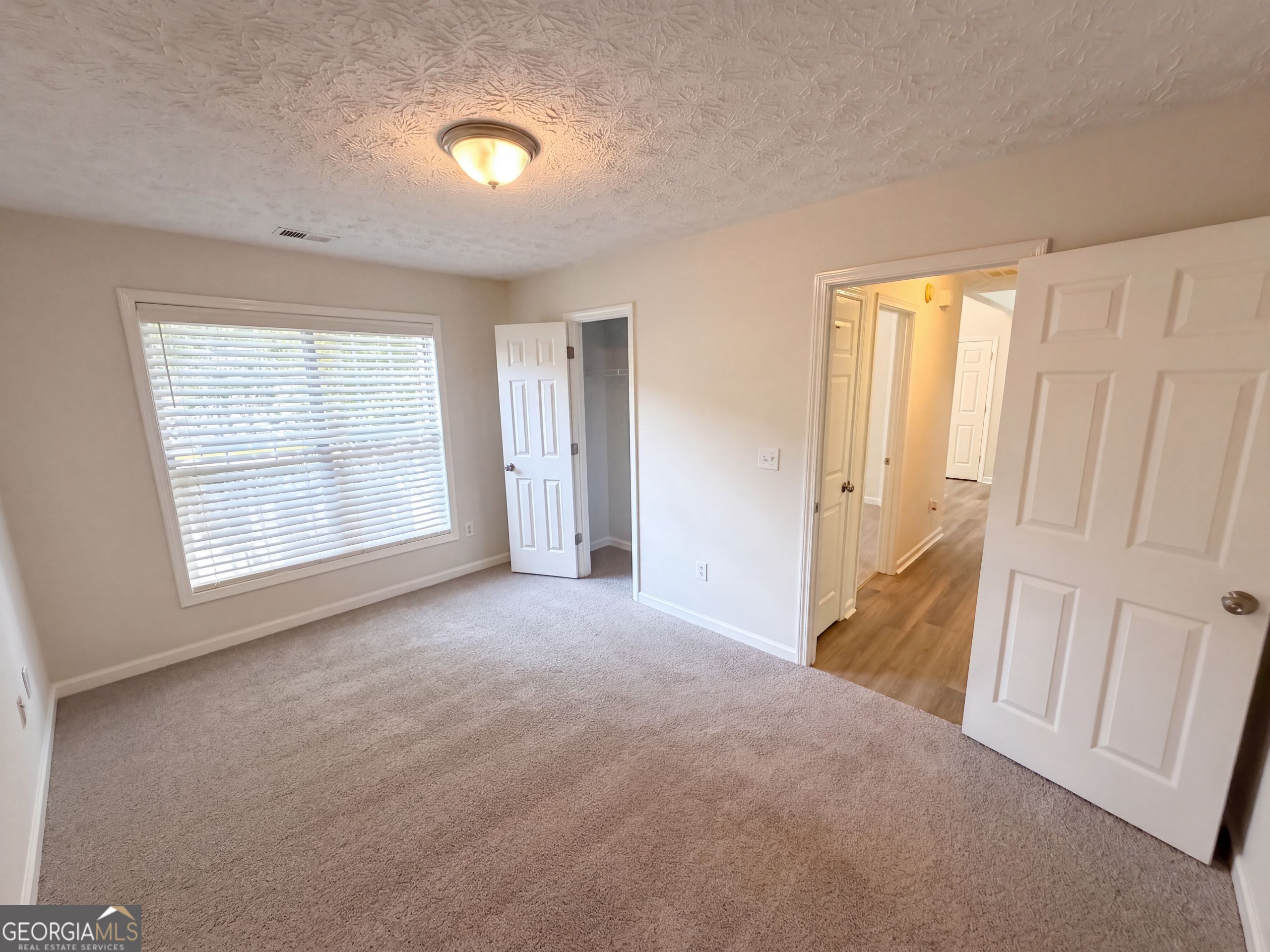 3870 Cherry Ridge Walk Property Photo 12