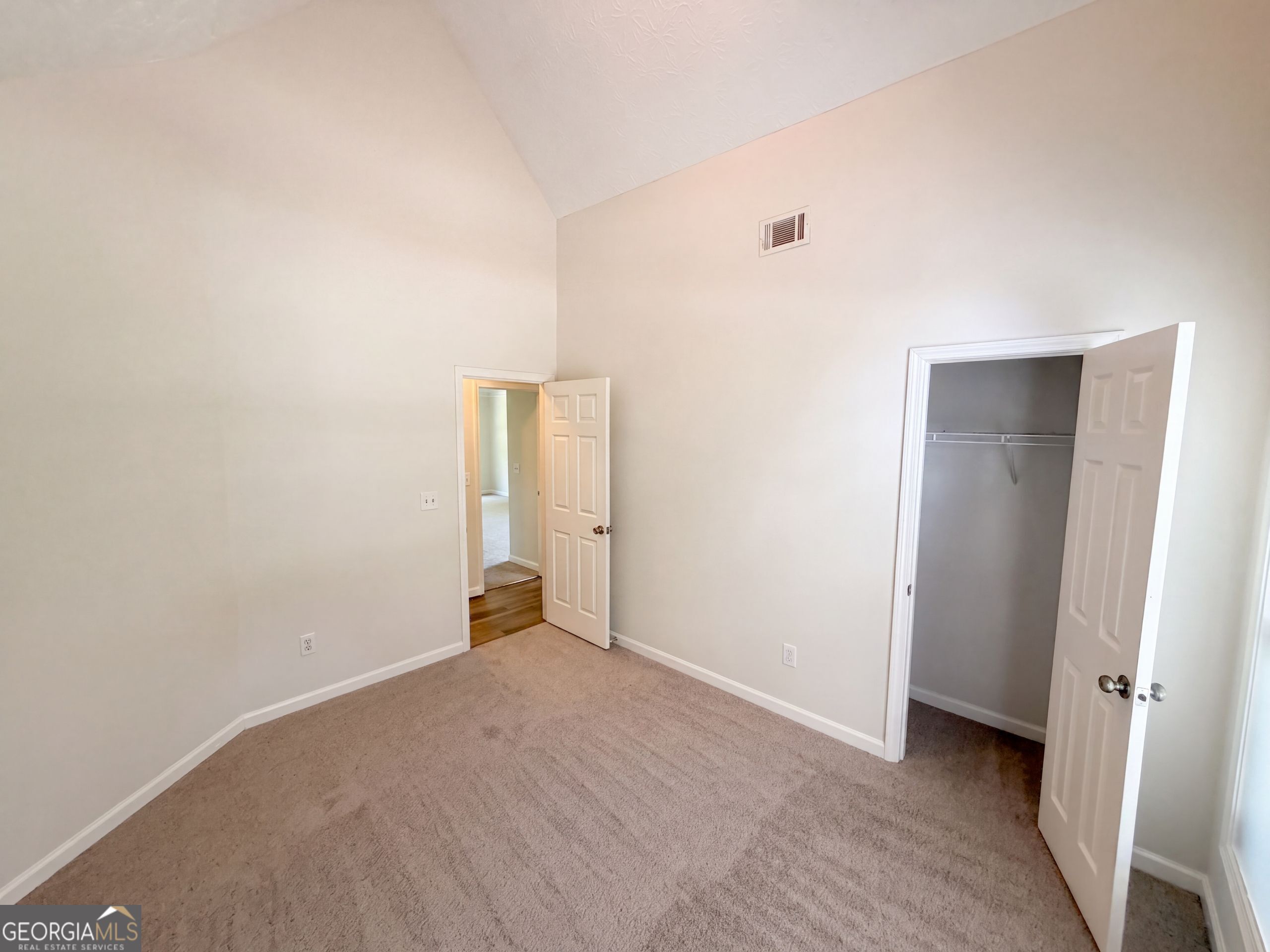 3870 Cherry Ridge Walk Property Photo 14