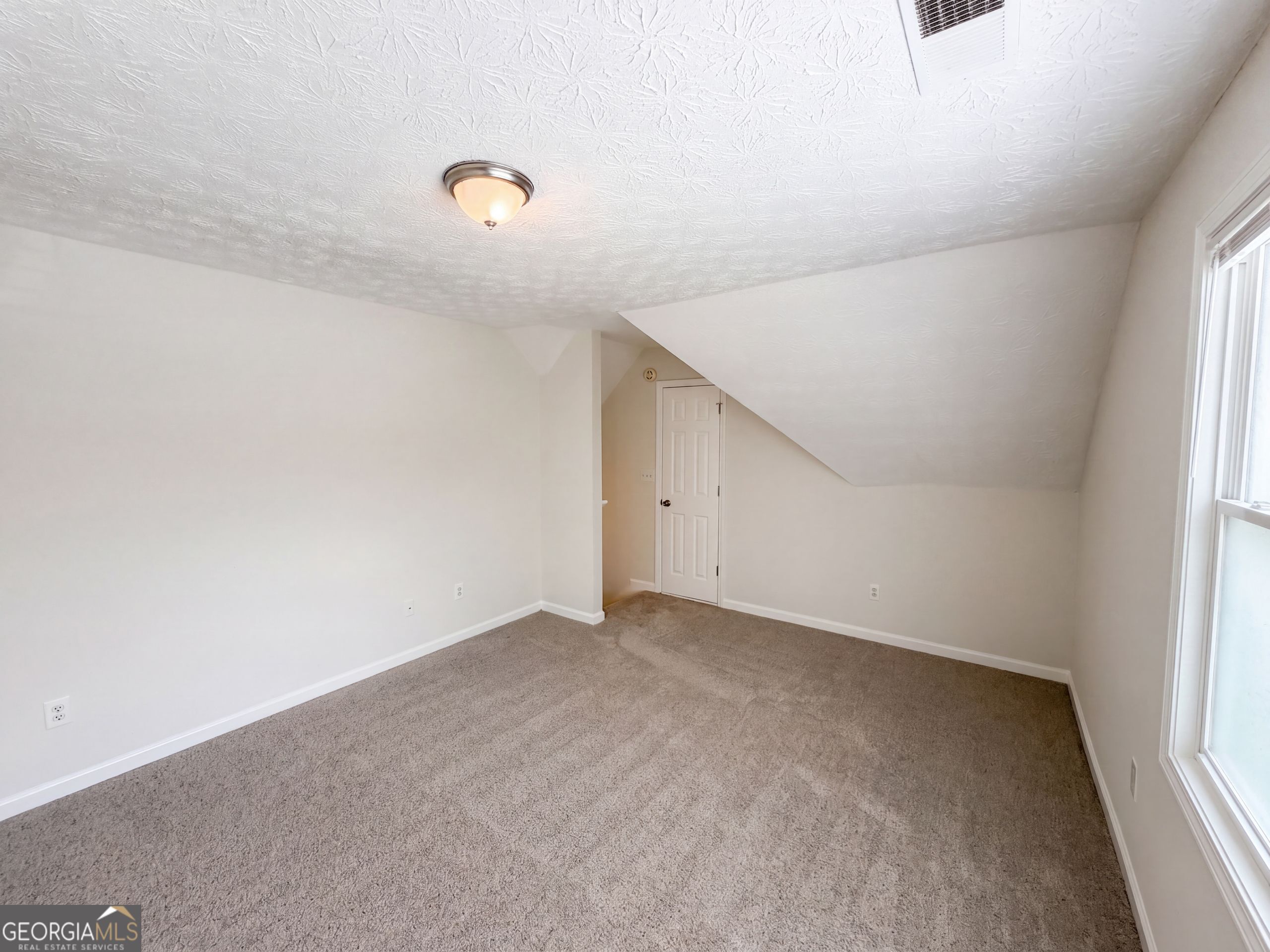 3870 Cherry Ridge Walk Property Photo 17