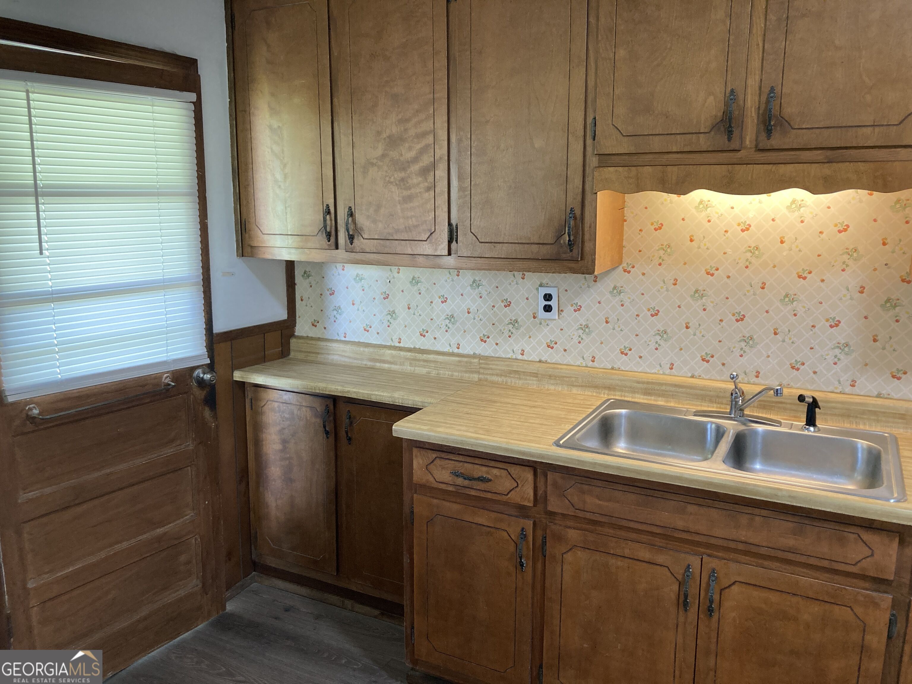 1560 Cleveland Highway Property Photo 11