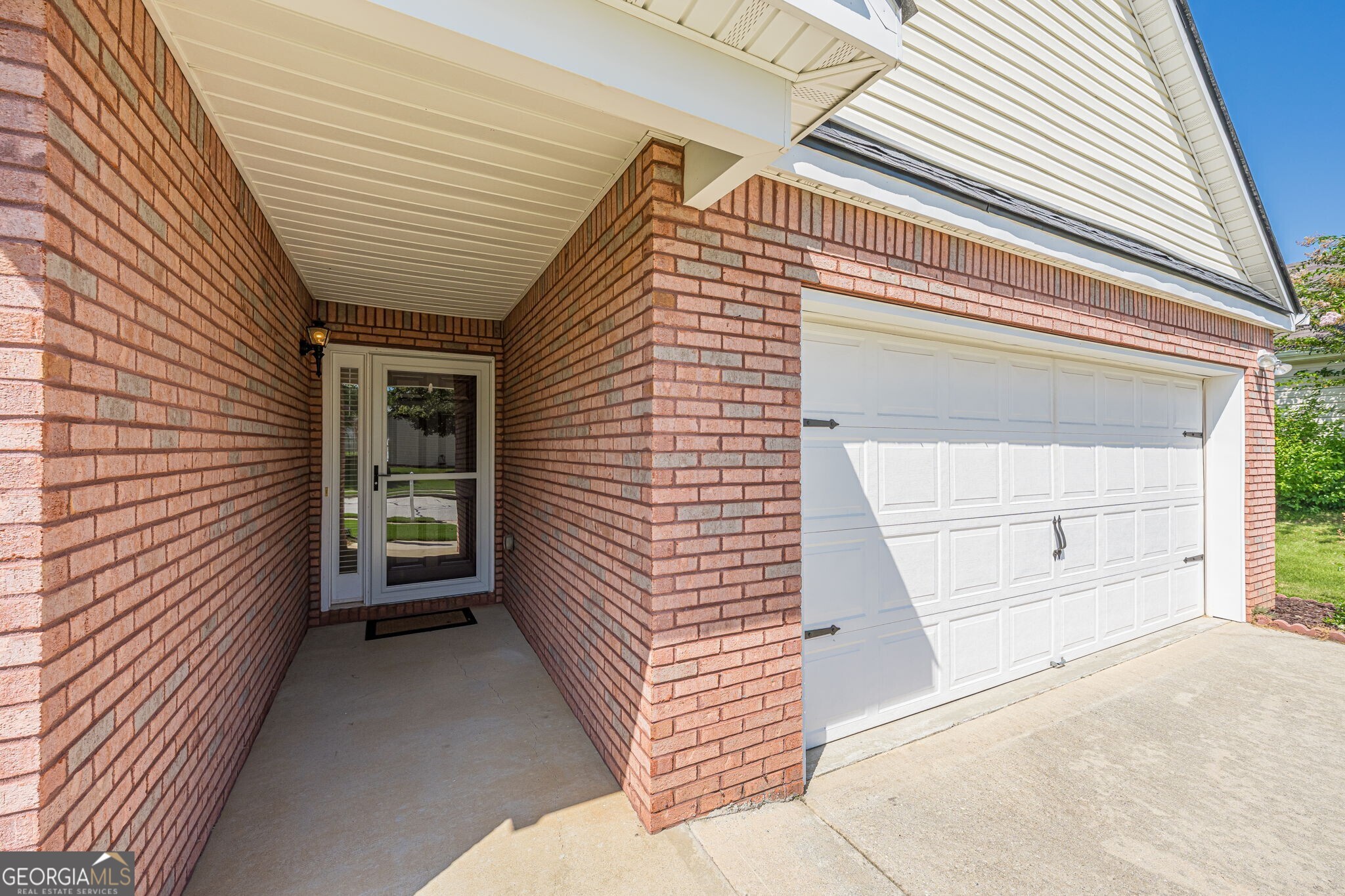 912 Village View Circle Property Photo 4
