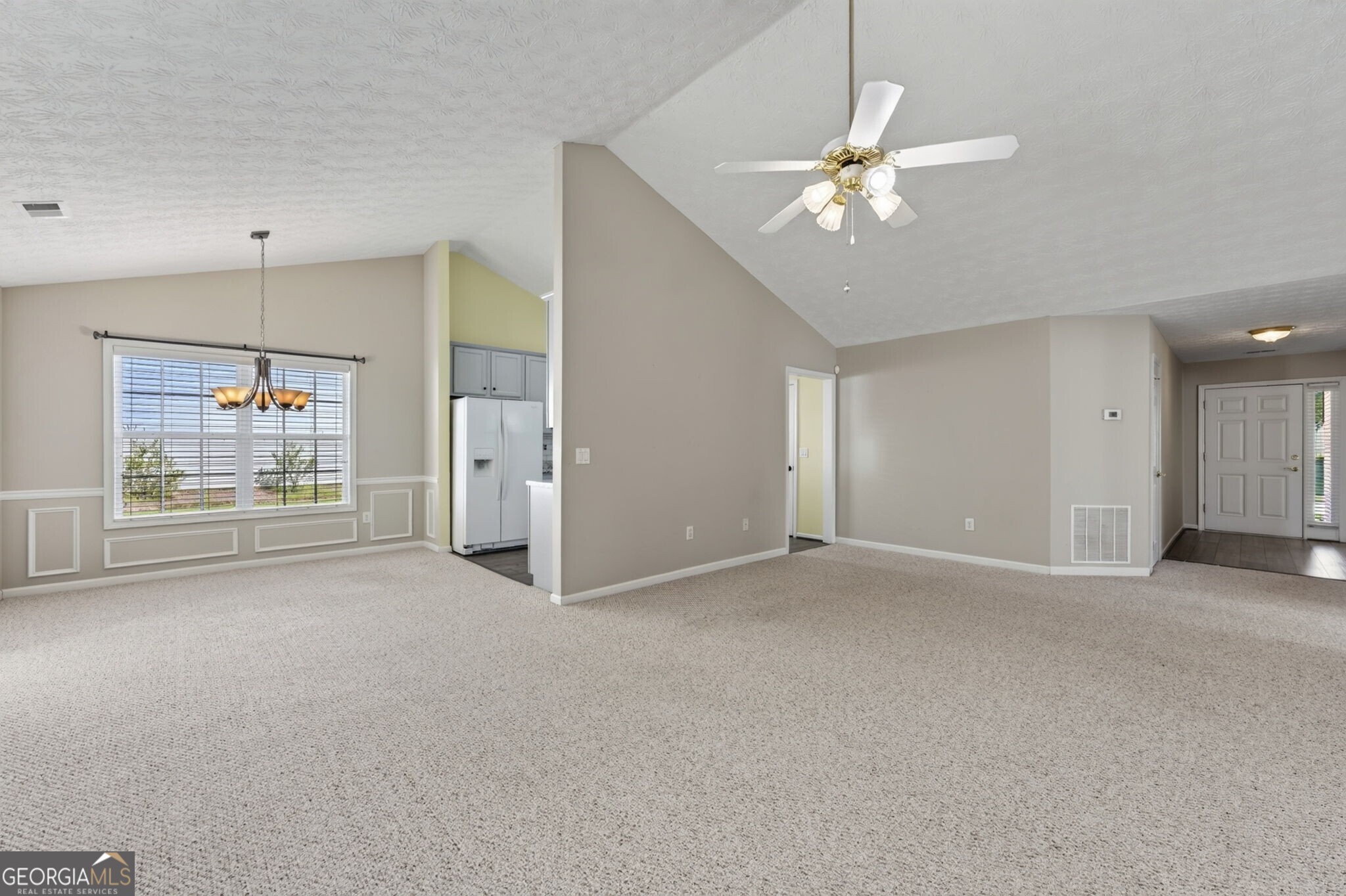 912 Village View Circle Property Photo 7