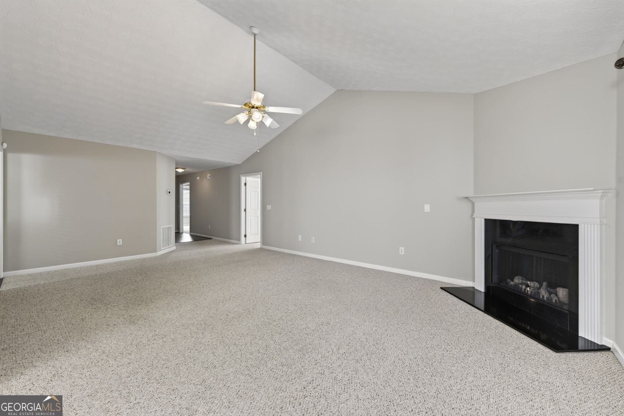 912 Village View Circle Property Photo 8