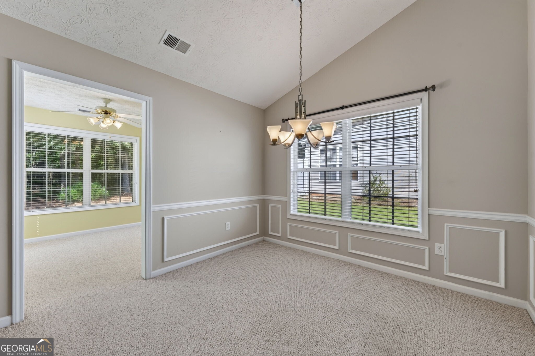 912 Village View Circle Property Photo 11