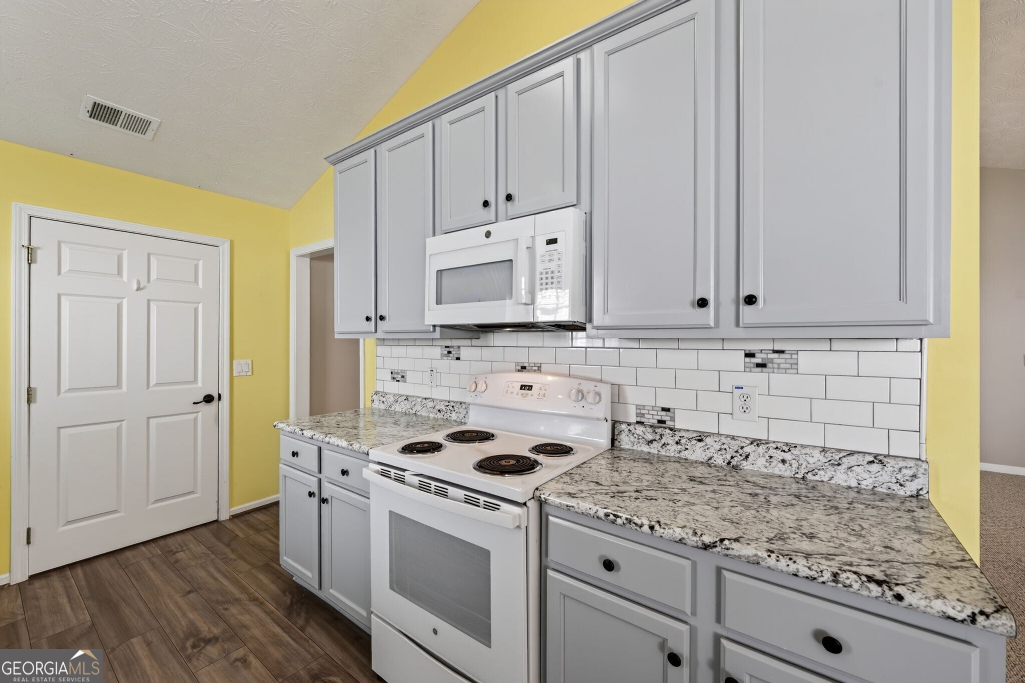 912 Village View Circle Property Photo 13