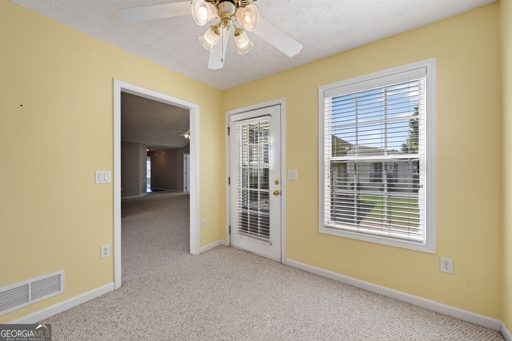 912 Village View Circle Property Photo 19