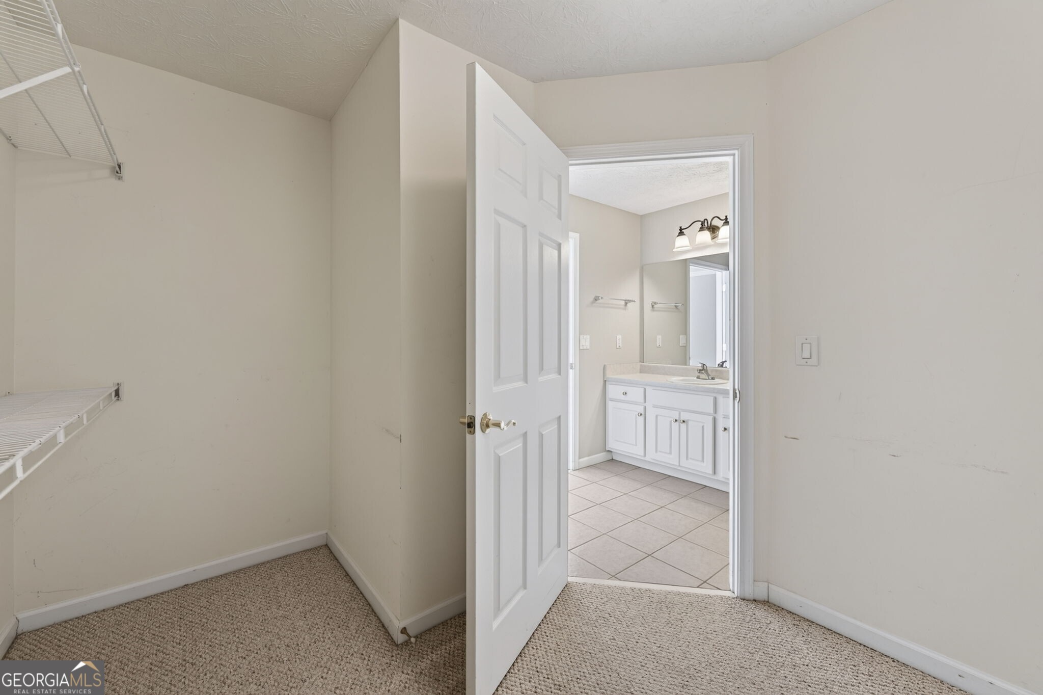 912 Village View Circle Property Photo 27