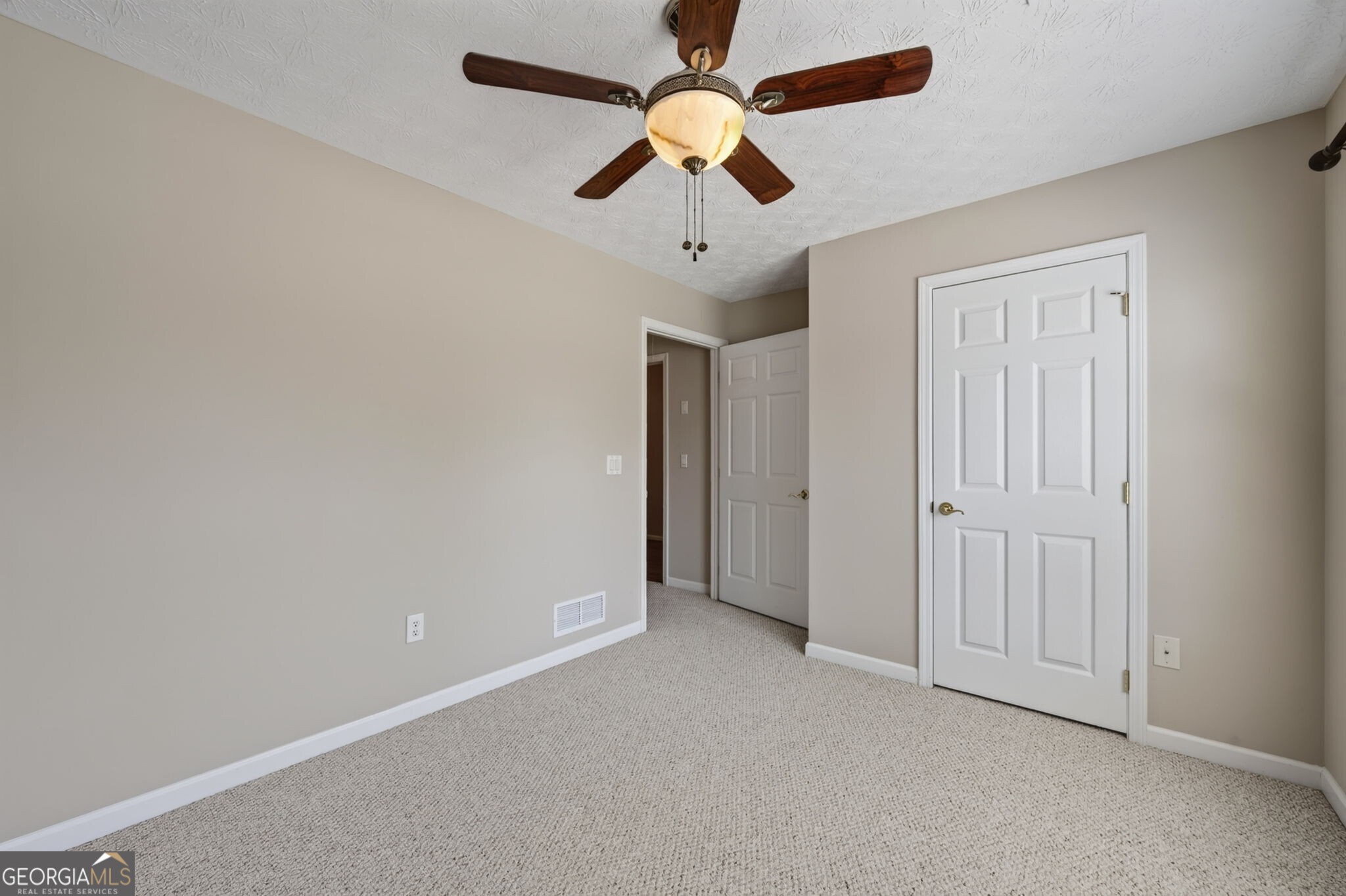 912 Village View Circle Property Photo 28