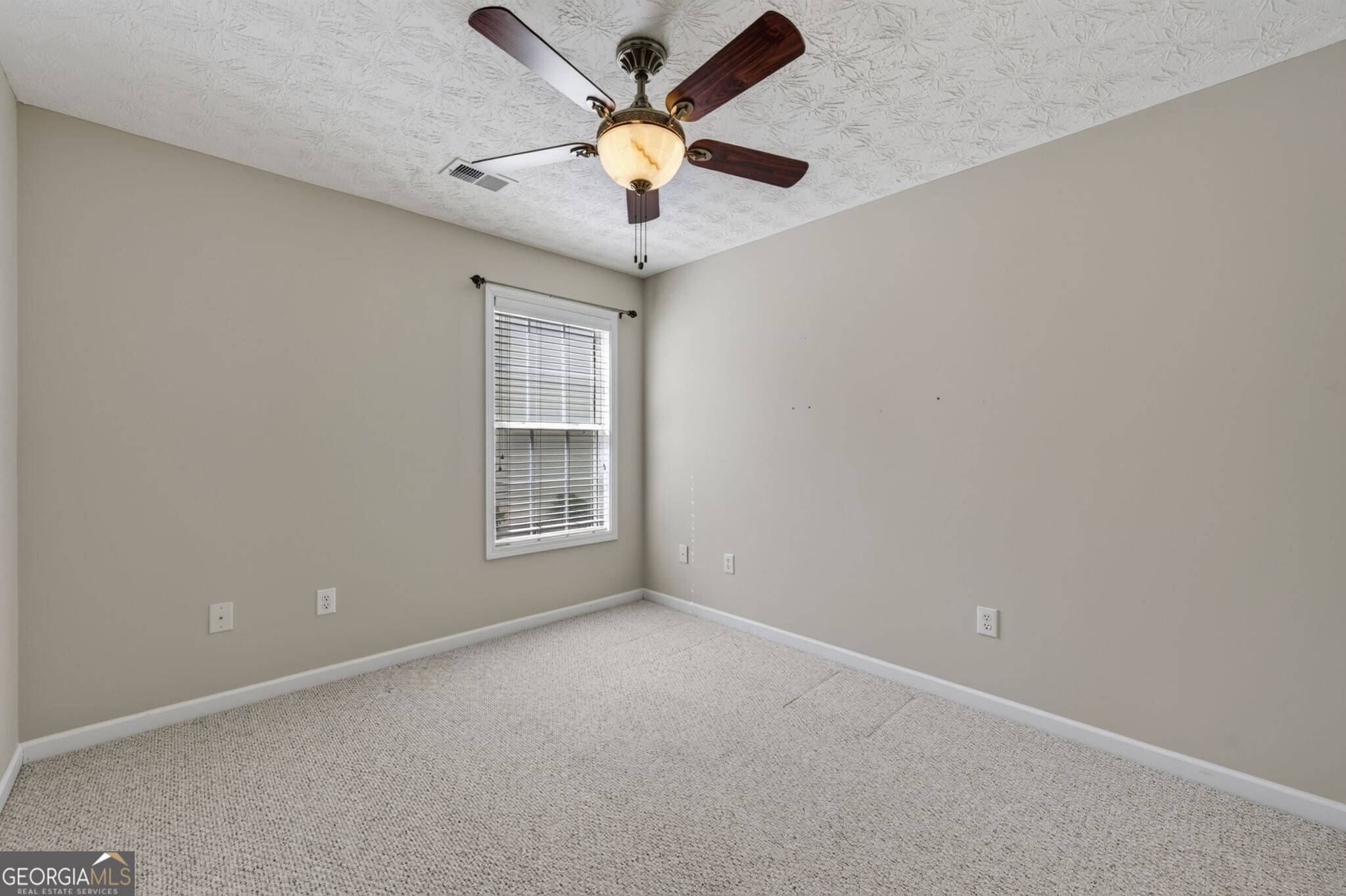 912 Village View Circle Property Photo 32