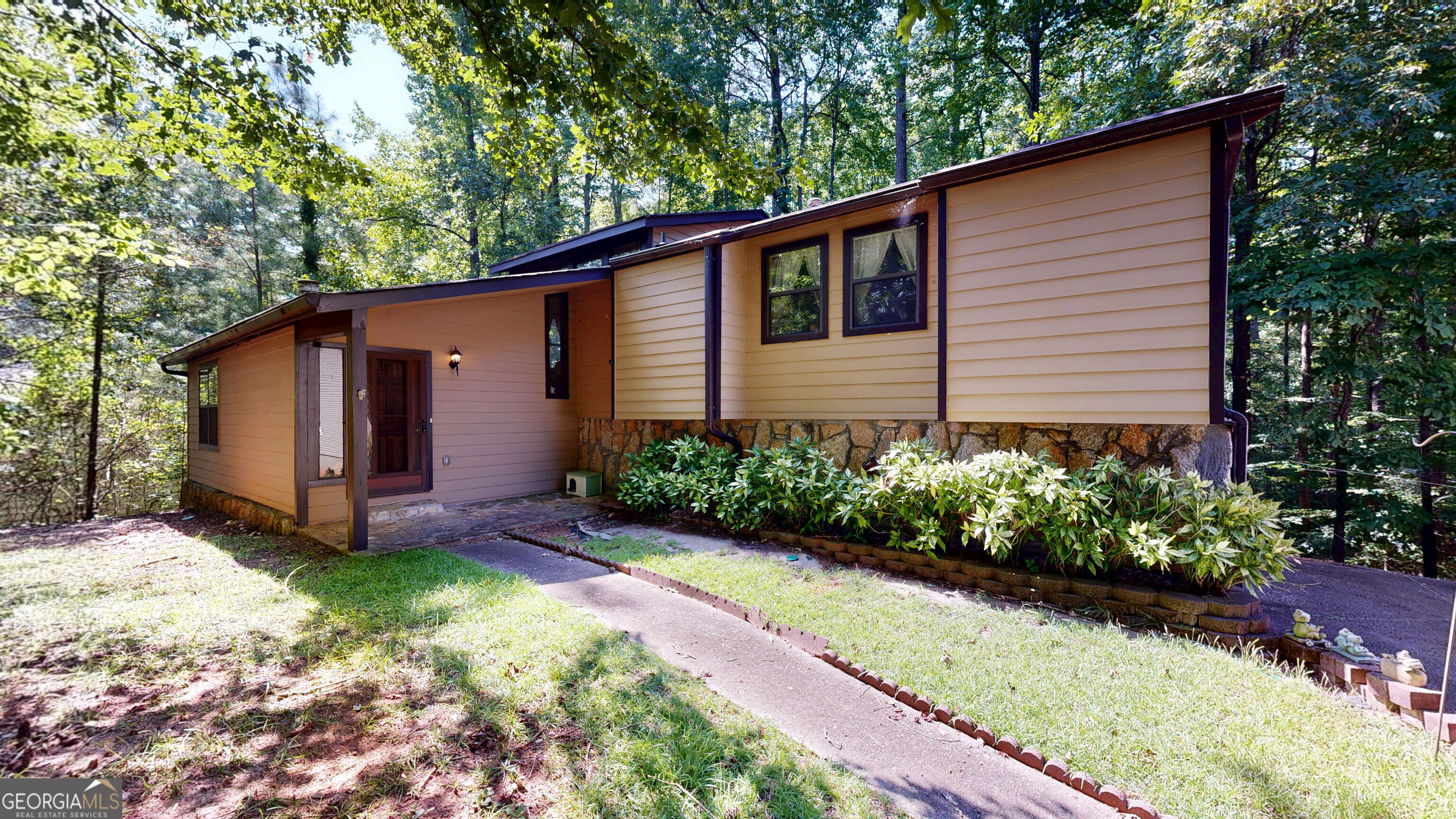 6562 Oakwood Drive Property Photo 1