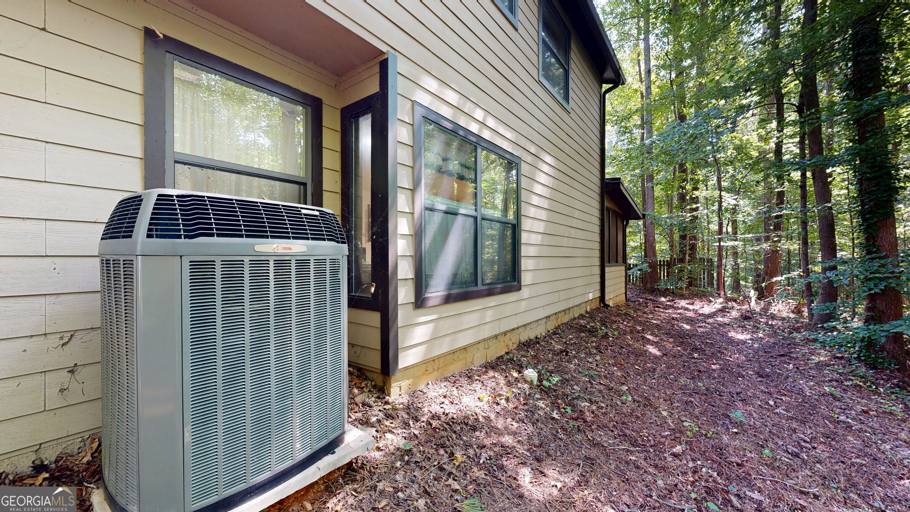 6562 Oakwood Drive Property Photo 4