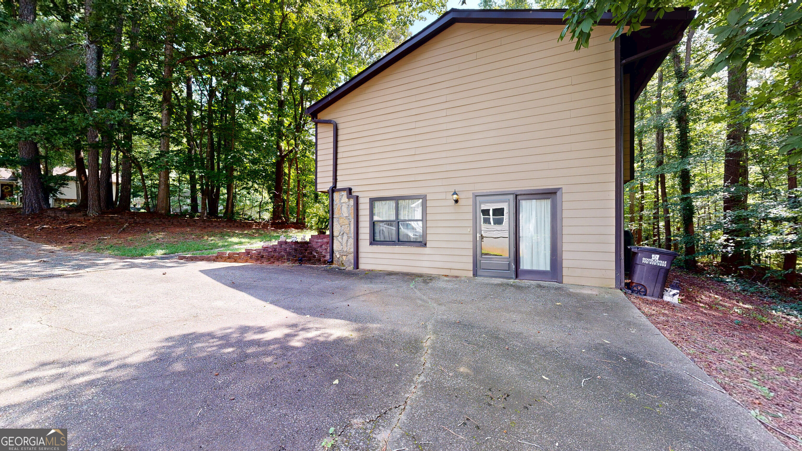 6562 Oakwood Drive Property Photo 5