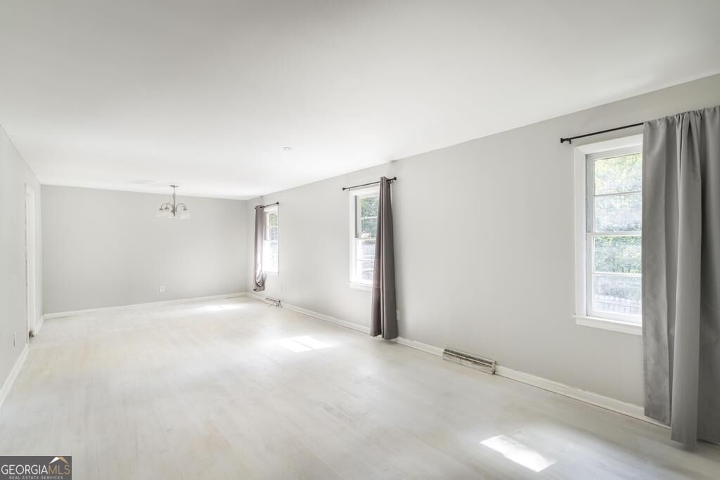 4404 Fairfax Drive Property Photo 8