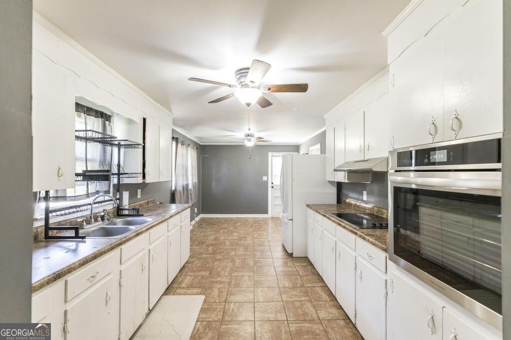 4404 Fairfax Drive Property Photo 9
