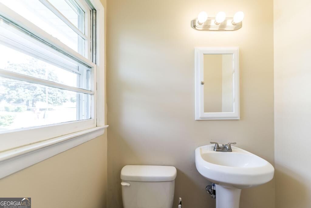 4404 Fairfax Drive Property Photo 14