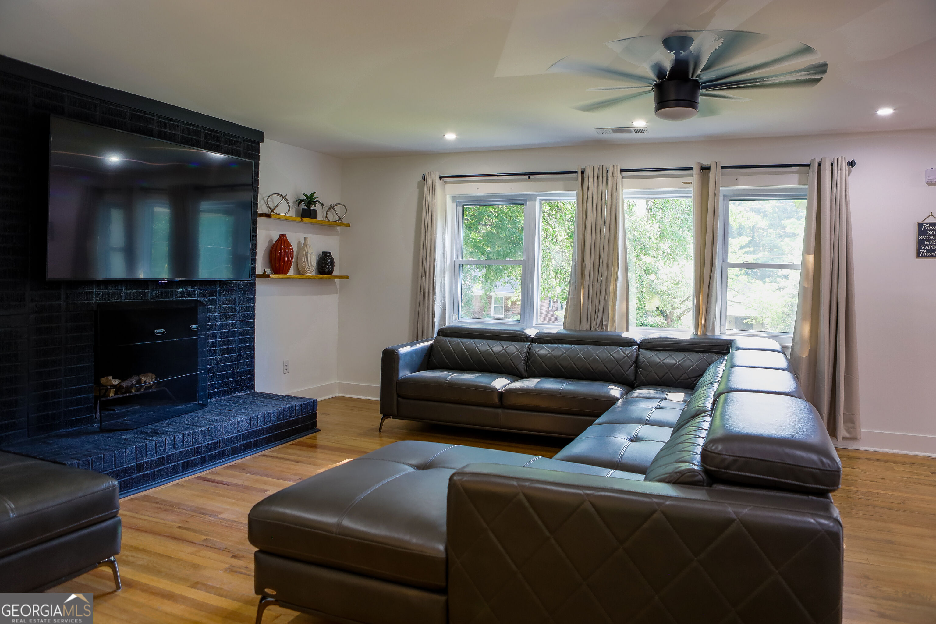 280 W Lake Drive Nw Property Photo 4